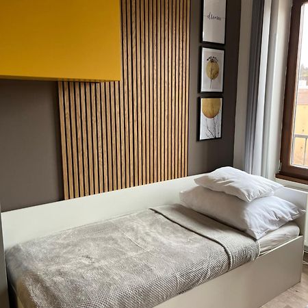 Yellow Apartment Deluxe Brno Exterior photo