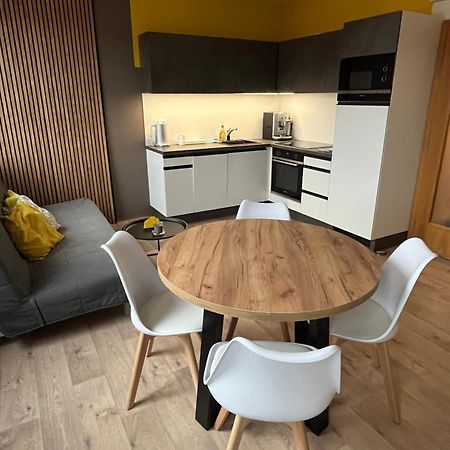 Yellow Apartment Deluxe Brno Exterior photo