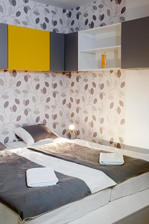 Yellow Apartment Deluxe Brno Exterior photo